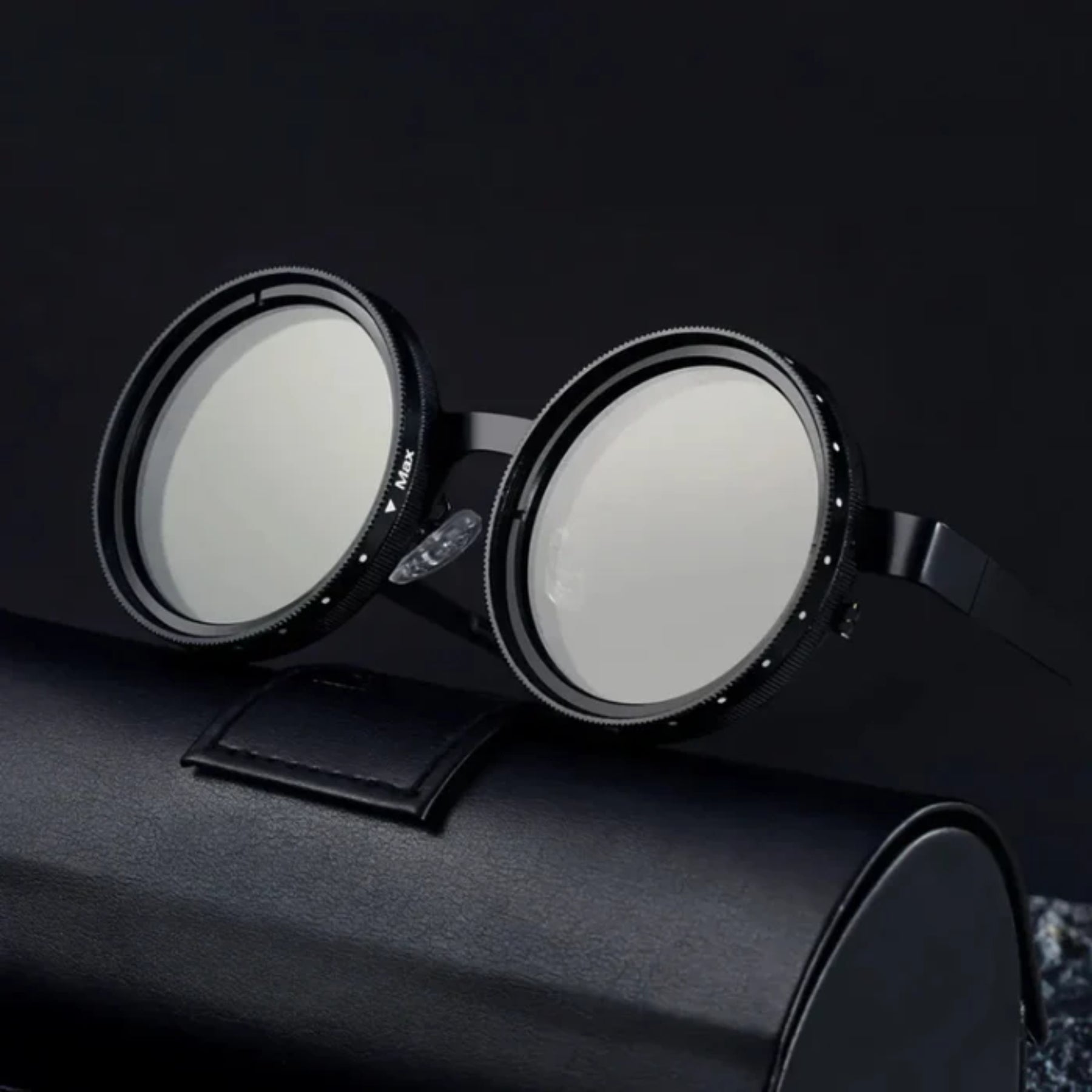 Óculos de Sol com Lentes Ajustáveis e Polarizadas + Capinha Protetora de Brinde